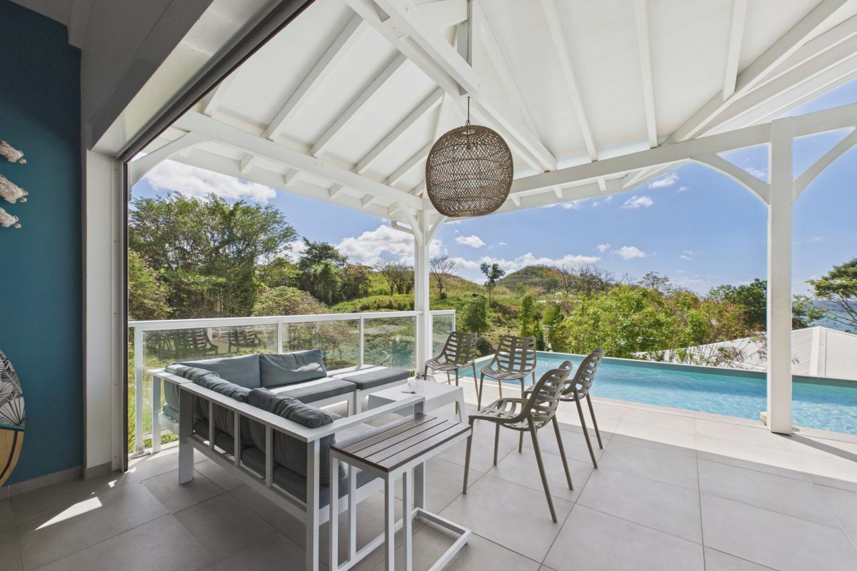 Location villa martinique 13 personnes 4 chambres - salon extérieur 1 (1)